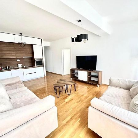 High-End Spacious Apartment Next To City Mall Скопье Экстерьер фото
