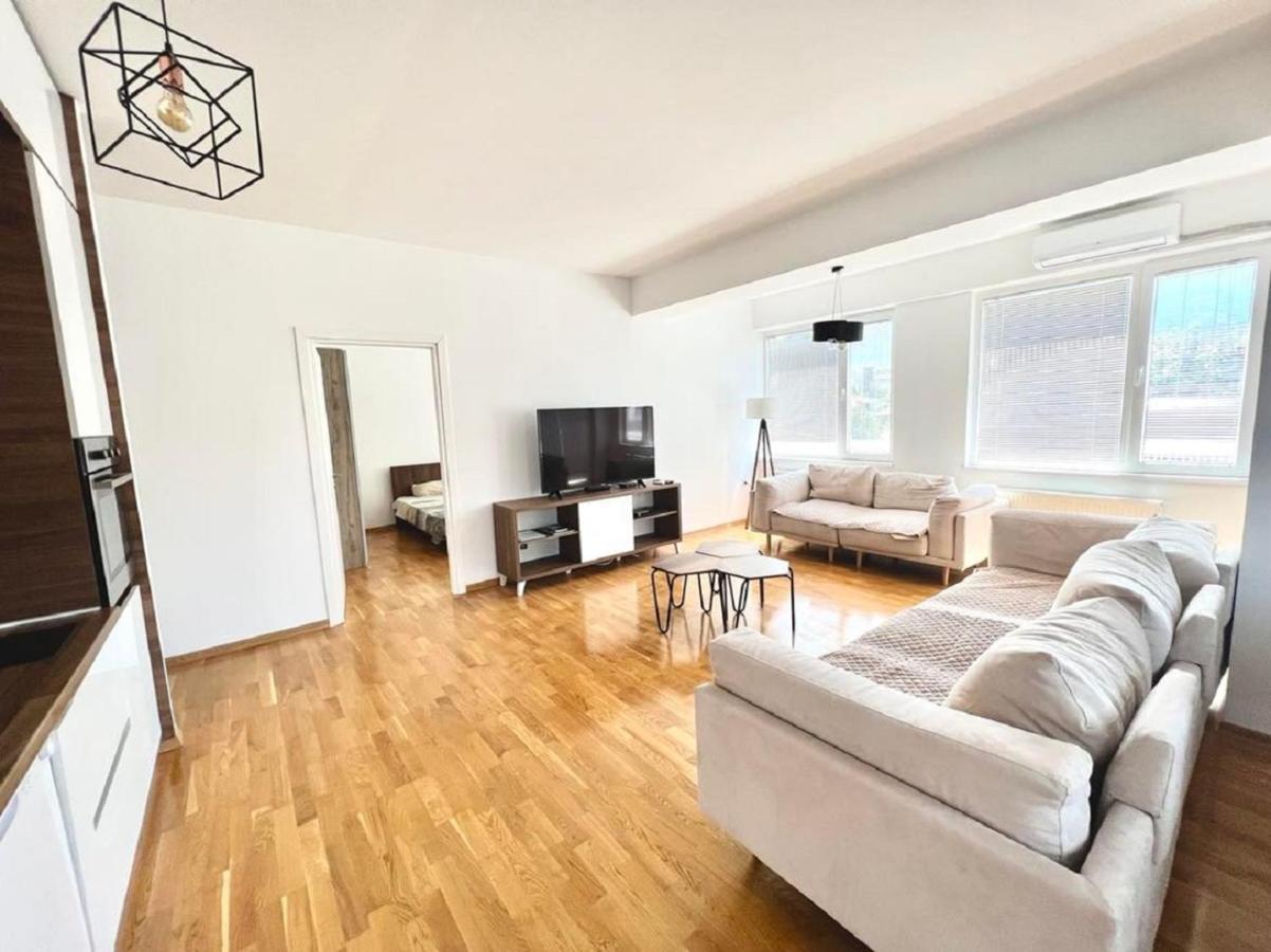 High-End Spacious Apartment Next To City Mall Скопье Экстерьер фото