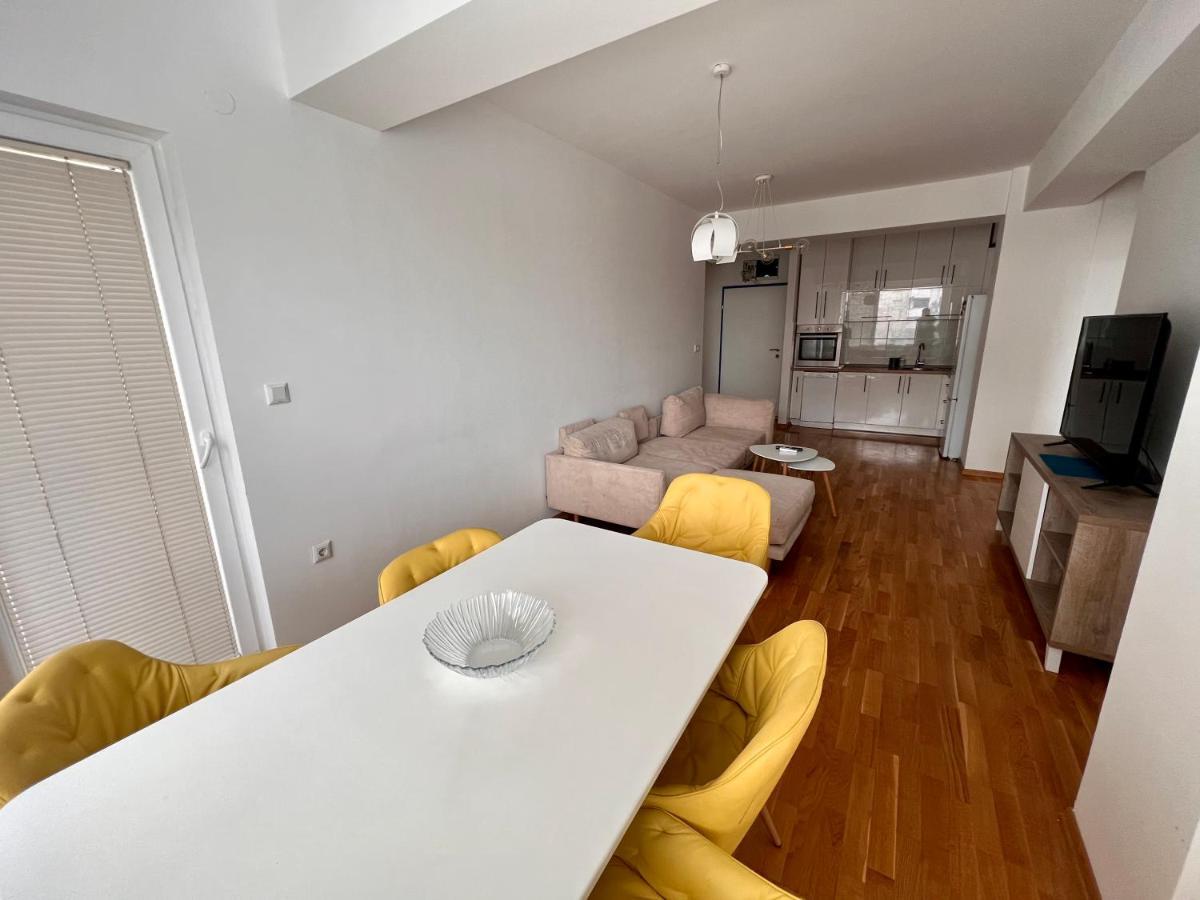 High-End Spacious Apartment Next To City Mall Скопье Экстерьер фото