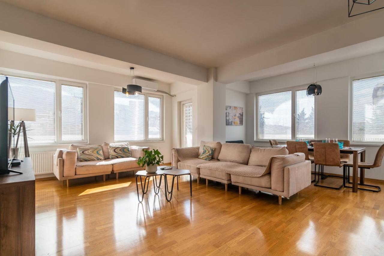 High-End Spacious Apartment Next To City Mall Скопье Экстерьер фото