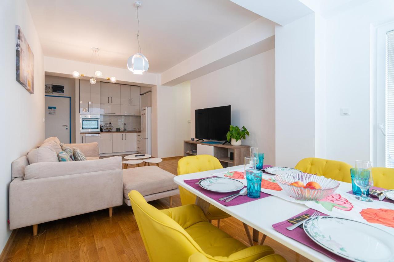 High-End Spacious Apartment Next To City Mall Скопье Экстерьер фото