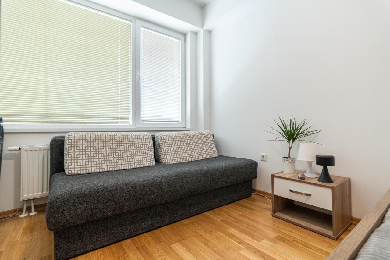 High-End Spacious Apartment Next To City Mall Скопье Экстерьер фото