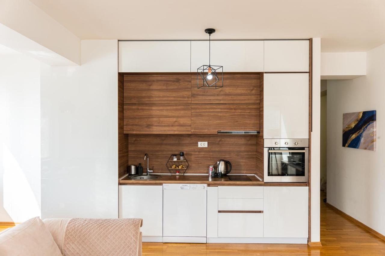 High-End Spacious Apartment Next To City Mall Скопье Экстерьер фото