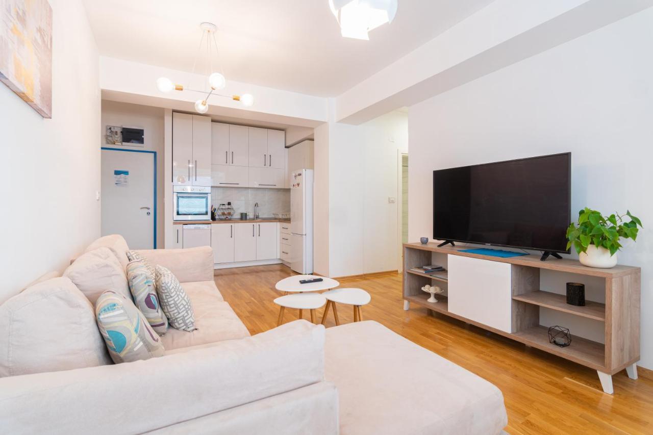 High-End Spacious Apartment Next To City Mall Скопье Экстерьер фото
