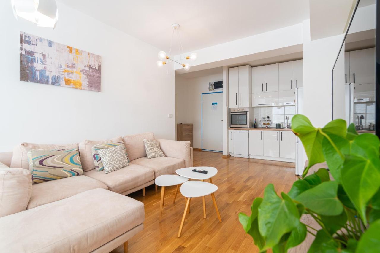 High-End Spacious Apartment Next To City Mall Скопье Экстерьер фото